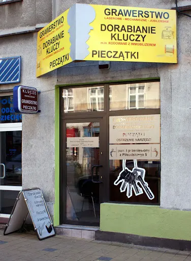 Dorabianie kluczy, grawerstwo, pieczątki